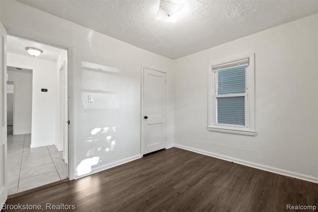 5689 Cornell Street, Dearborn Heights, MI 48125