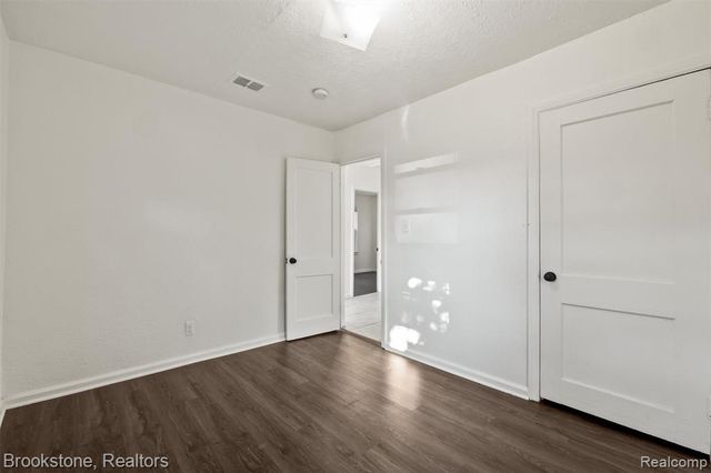 5689 Cornell Street, Dearborn Heights, MI 48125