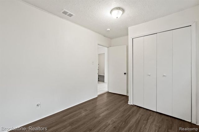 5689 Cornell Street, Dearborn Heights, MI 48125