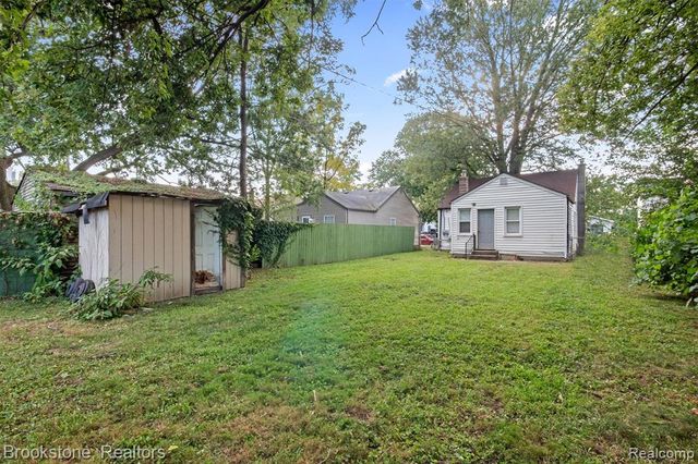 5689 Cornell Street, Dearborn Heights, MI 48125