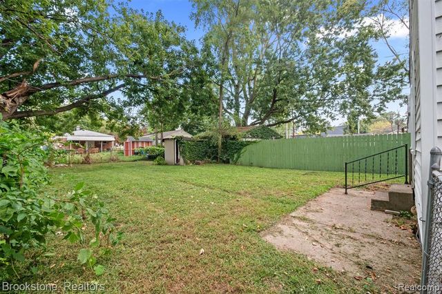 5689 Cornell Street, Dearborn Heights, MI 48125