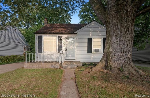 5689 Cornell Street, Dearborn Heights, MI 48125