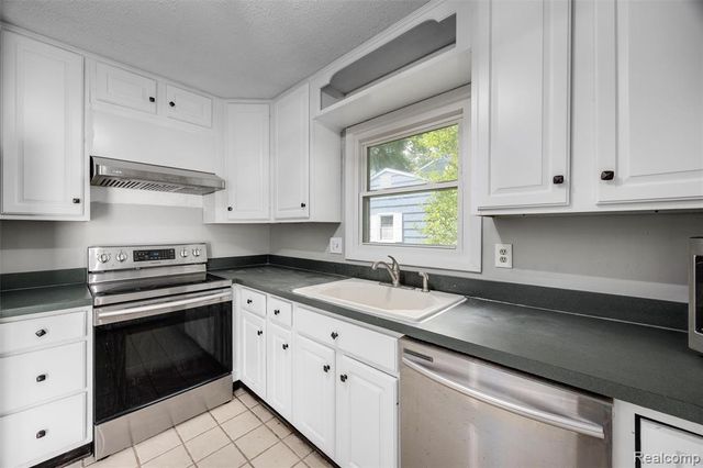 4942 Butler Drive, Troy, MI 48085