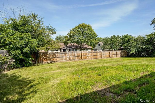 4942 Butler Drive, Troy, MI 48085