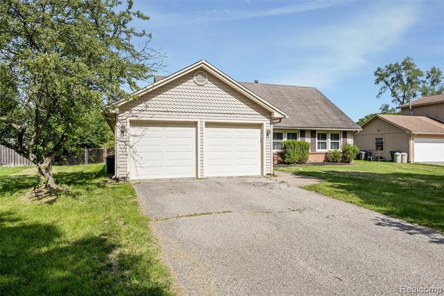 4942 Butler Drive, Troy, MI 48085