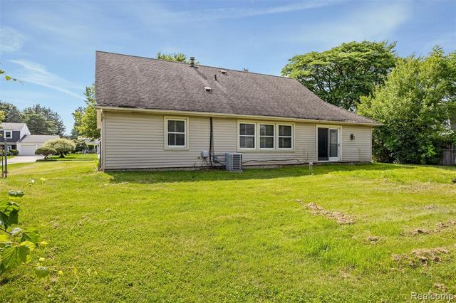 4942 Butler Drive, Troy, MI 48085