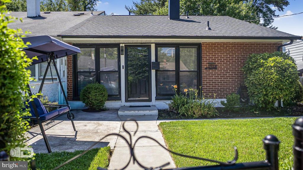1918 PALMER PARK RD, Landover, MD 20785