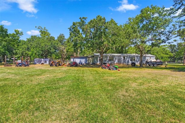 1136 WILDWOOD LANE, Lutz, FL 33558