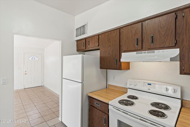 802 E Graybill Drive, Tucson, AZ 85719