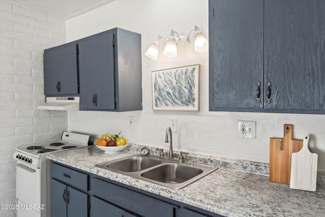 802 E Graybill Drive, Tucson, AZ 85719