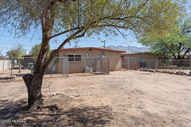 802 E Graybill Drive, Tucson, AZ 85719