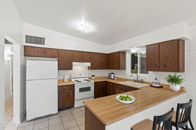 802 E Graybill Drive, Tucson, AZ 85719