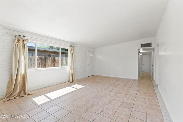 802 E Graybill Drive, Tucson, AZ 85719