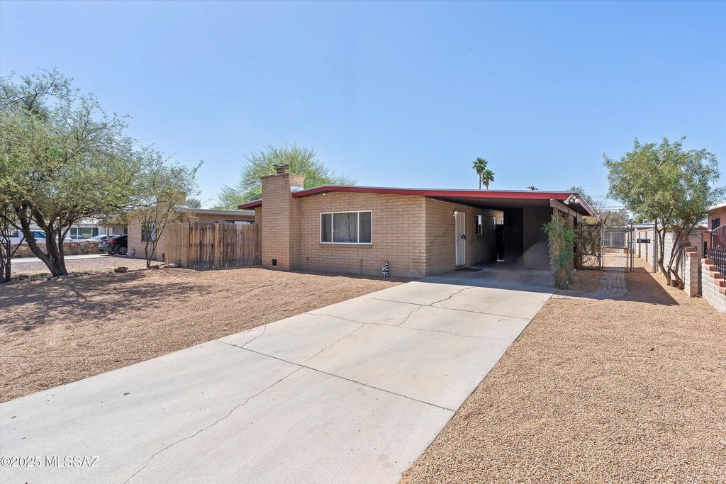 802 E Graybill Drive, Tucson, AZ 85719