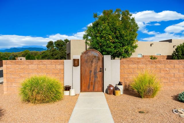 4900 Camino Valle Trail NW, Albuquerque, NM 87120