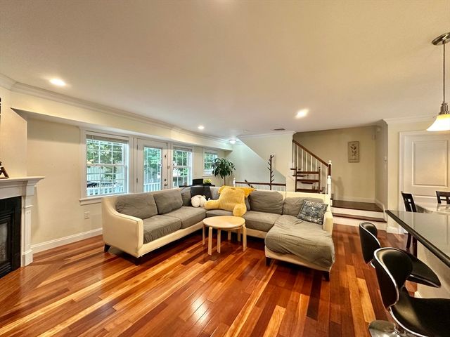 580 Quarry St 18, Quincy, MA 02169