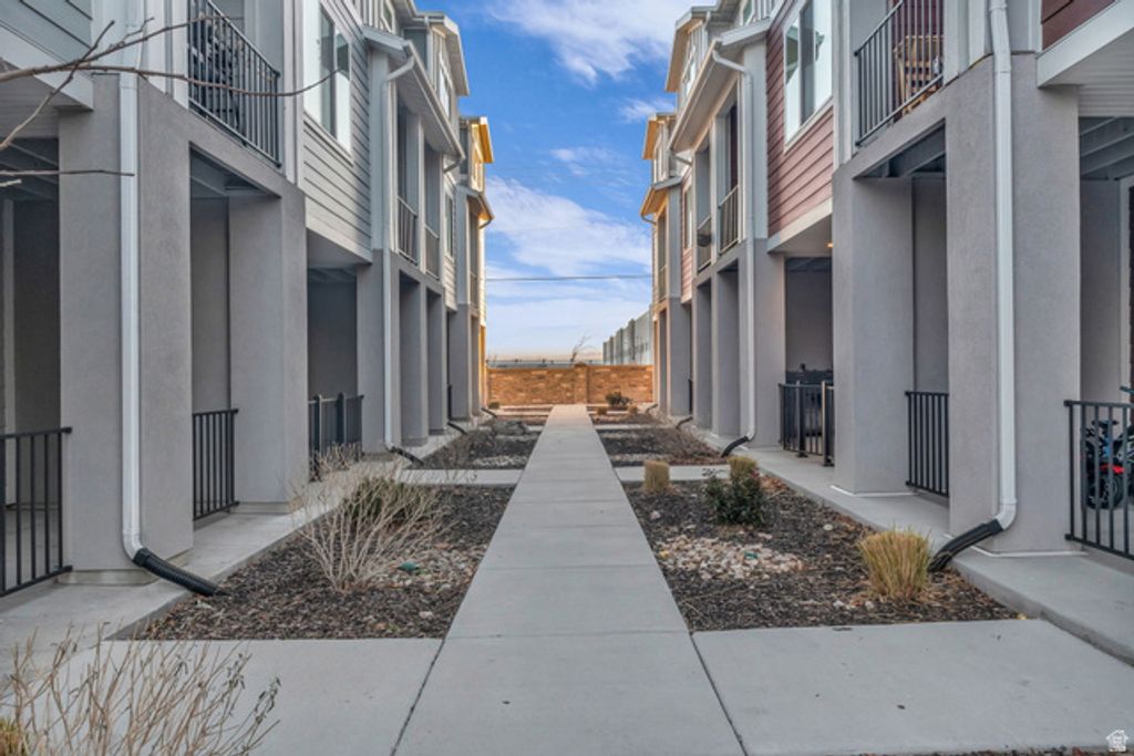 4715 W TALAVARA WAY #T-47, Kearns, UT 84118 — photo 2