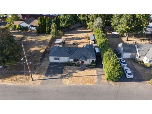 16523 Se CLINTON St, Portland, OR 97236