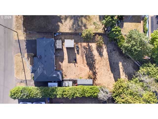 16523 Se CLINTON St, Portland, OR 97236