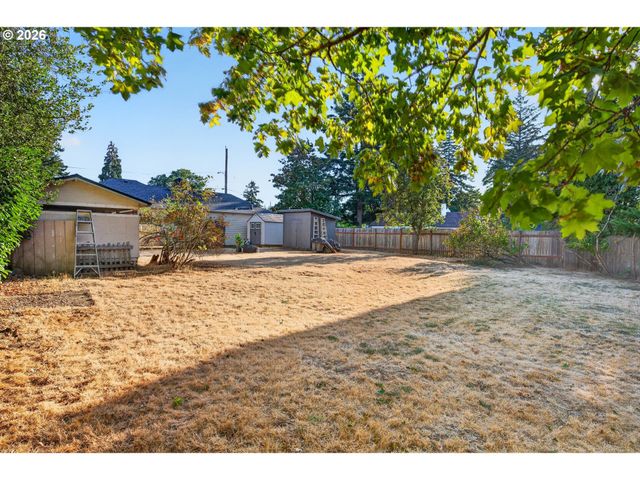 16523 Se CLINTON St, Portland, OR 97236