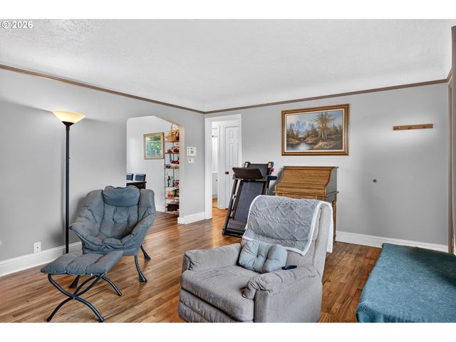 16523 Se CLINTON St, Portland, OR 97236