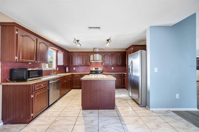 10815 VENICE CIRCLE, Tampa, FL 33635