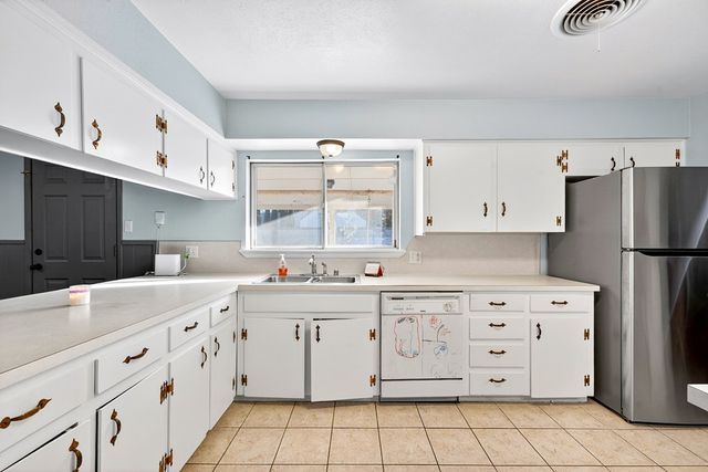 2217 Cimmaron Ave, Midland, TX 79705