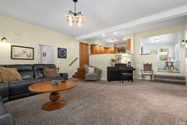 15009 Kelly Road, Mishawaka, IN 46544