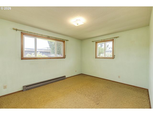 252 Nw 14TH St, Mc Minnville, OR 97128