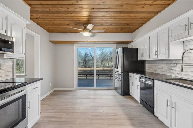 7539 Westridge Road, Raytown, MO 64138