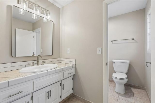 7539 Westridge Road, Raytown, MO 64138