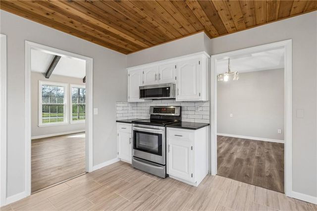 7539 Westridge Road, Raytown, MO 64138