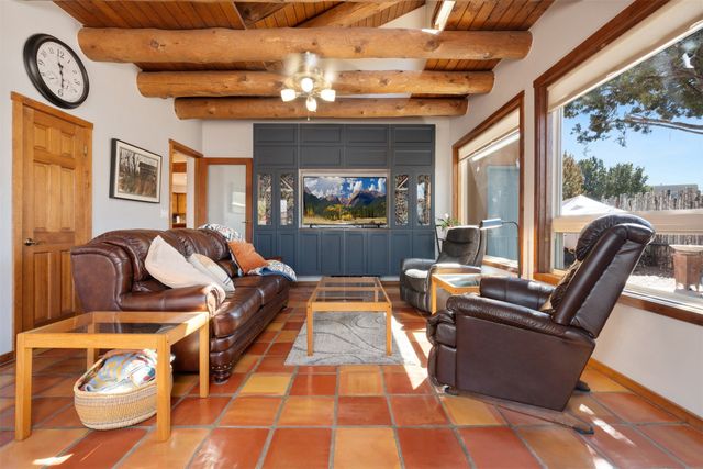 2504 Calle Delfino, Santa Fe, NM 87505