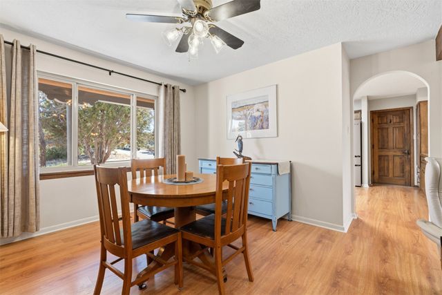 2504 Calle Delfino, Santa Fe, NM 87505