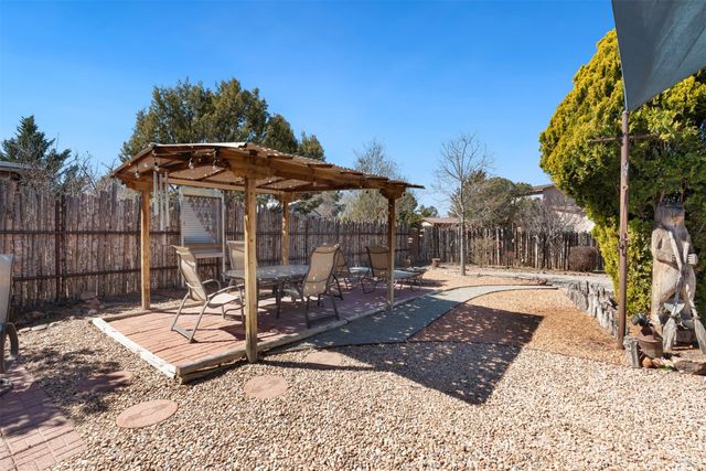 2504 Calle Delfino, Santa Fe, NM 87505