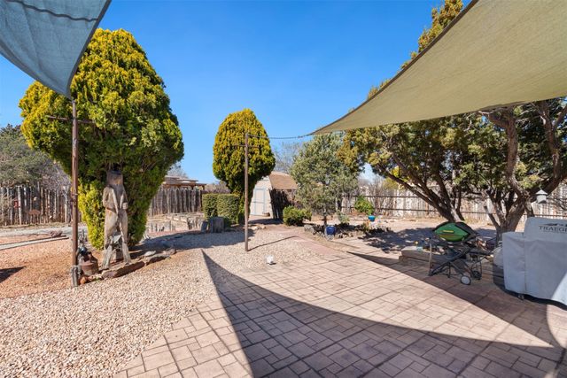 2504 Calle Delfino, Santa Fe, NM 87505