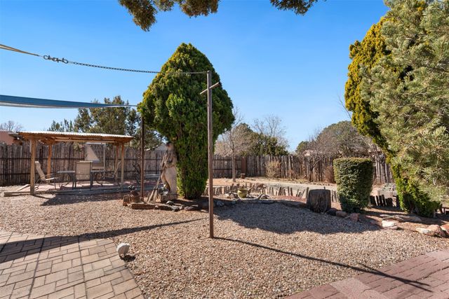 2504 Calle Delfino, Santa Fe, NM 87505
