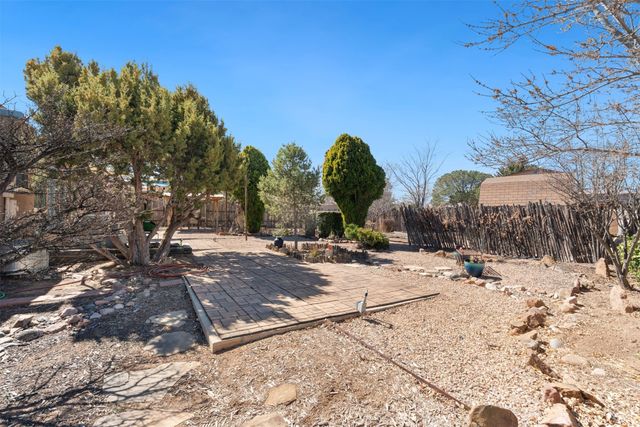 2504 Calle Delfino, Santa Fe, NM 87505