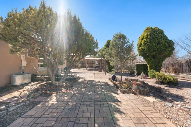 2504 Calle Delfino, Santa Fe, NM 87505