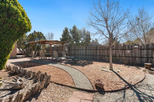 2504 Calle Delfino, Santa Fe, NM 87505