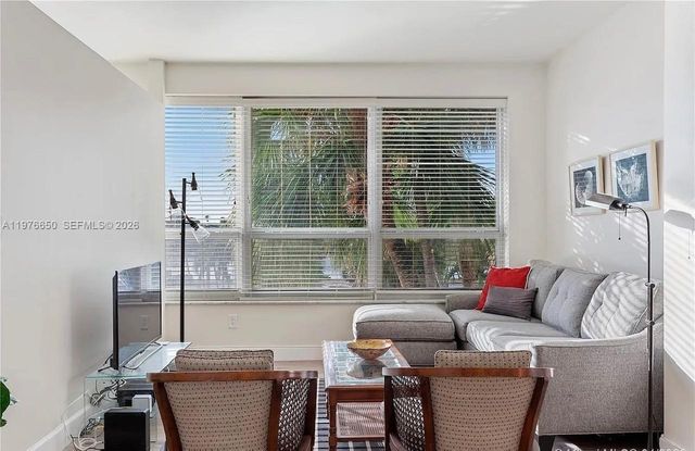 4925 Collins Ave 2H, Miami Beach, FL 33140