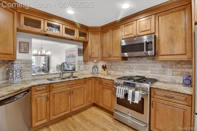 39852 Glenview Court, Northville Township, MI 48168