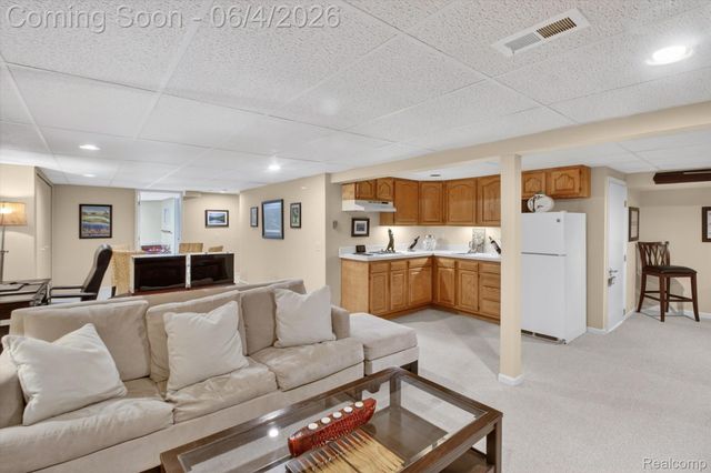 39852 Glenview Court, Northville Township, MI 48168