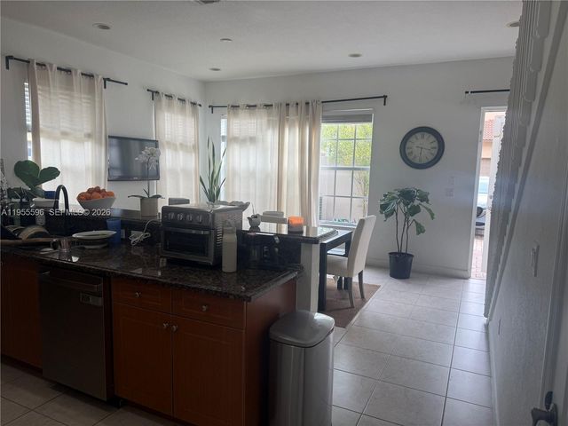 14602 SW 11th St 14602, Pembroke Pines, FL 33027