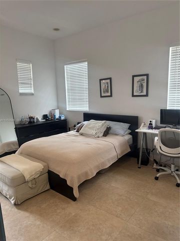 14602 SW 11th St 14602, Pembroke Pines, FL 33027