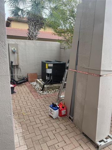 14602 SW 11th St 14602, Pembroke Pines, FL 33027