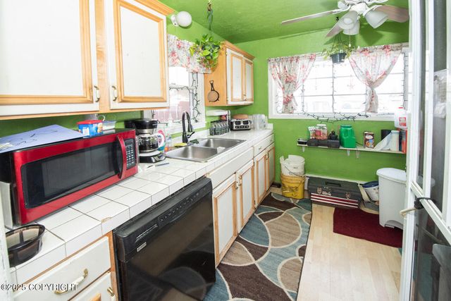1403 W 34th Avenue, Anchorage, AK 99503