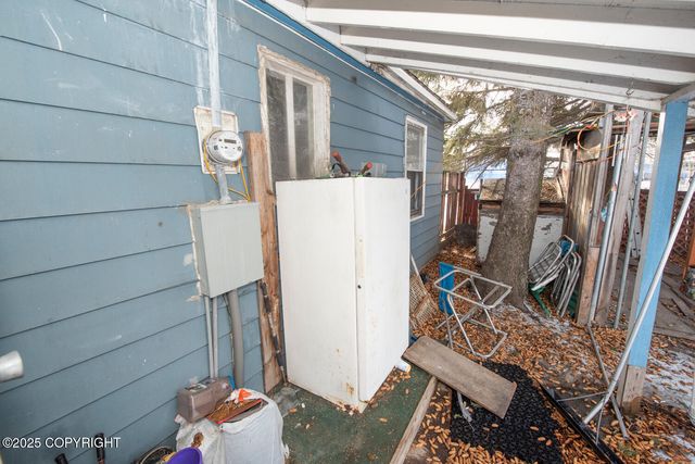 1403 W 34th Avenue, Anchorage, AK 99503