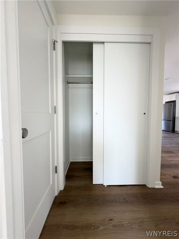 100 Calvin Court South, Tonawanda, NY 14150