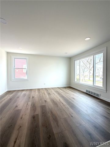 100 Calvin Court South, Tonawanda, NY 14150